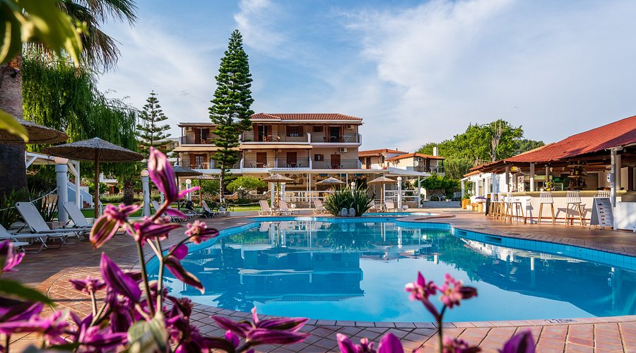 Almira Hotel Skiathos apartments in Troulos